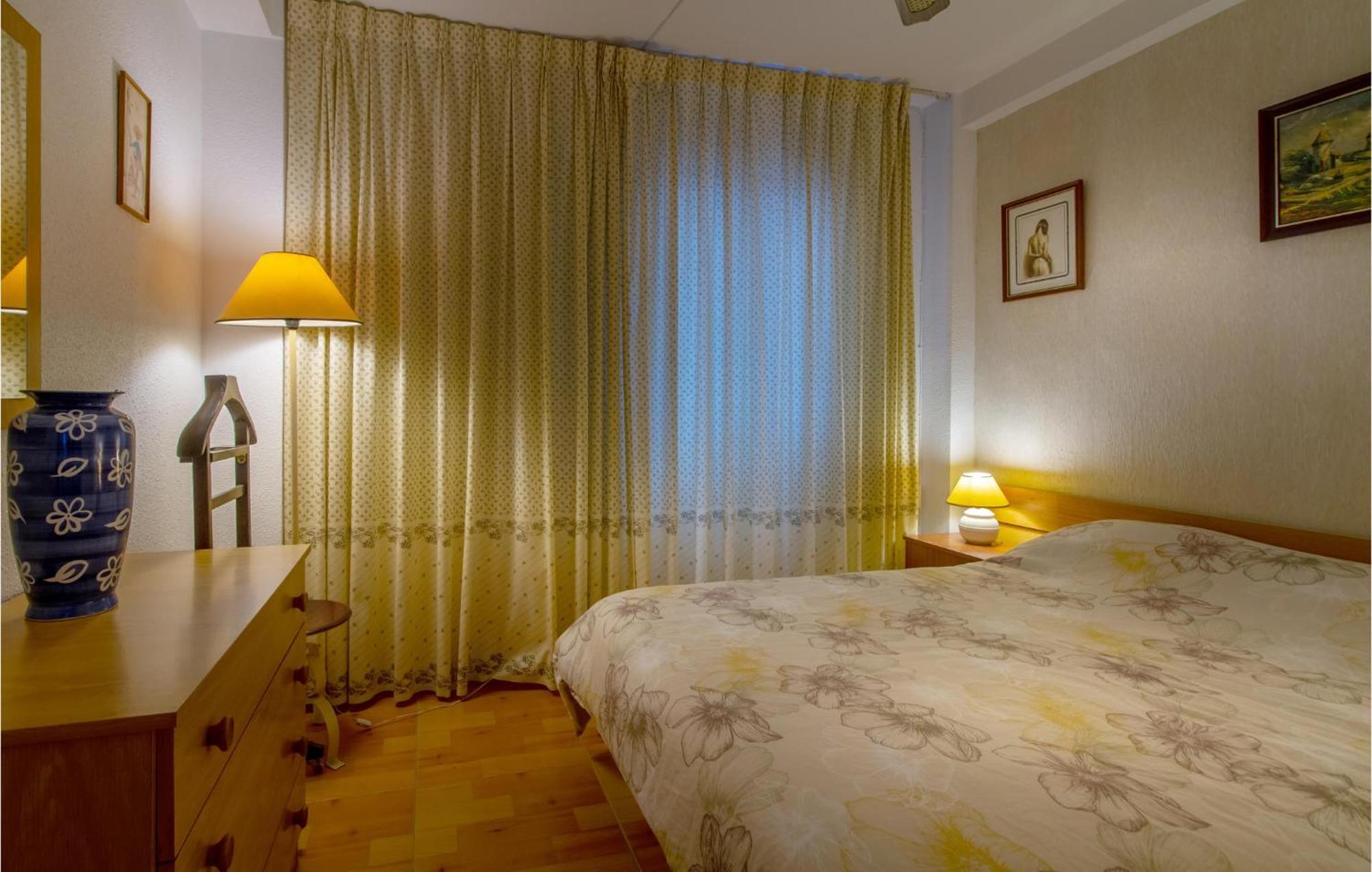 Stunning Apartment In Gandia With Kitchen Εξωτερικό φωτογραφία